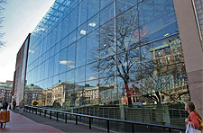 Columbia University : Alfred J. Lerner Hall : About Us : Overview